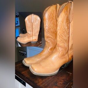 Brown Ariat Western Boots. Size 8.5 $75